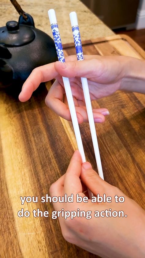 How To Use Chopsticks Video, Chopstick Recipes, How To Hold Chopsticks, Souped Up Recipes, Chopsticks Crafts, How To Use Chopsticks, Kids Chopsticks, Using Chopsticks, Food Chinese