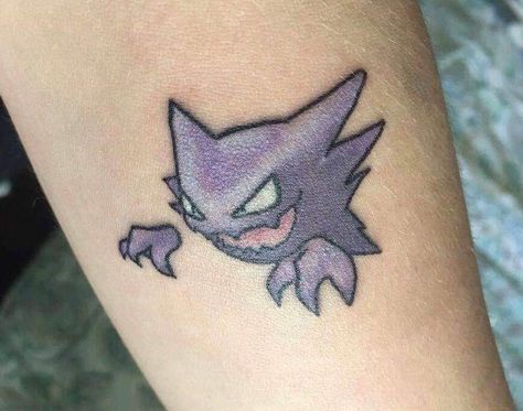 Haunter tattoo done when I was apprenticing. EllieMacInk Snorlax Tattoo, Gengar Tattoo, Stripe Tattoo, Tattoo Mafia, Pikachu Tattoo, Neon Tattoo, Purple Tattoos, Pirate Tattoo, Devil Tattoo