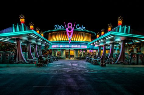 1950s Aesthetic Wallpaper, Cafe Wallpaper, Zoom Wallpaper, Disneyland California Adventure, Radiator Springs, Disney California Adventure Park, California Adventure Park, Auto Retro, Cars Land