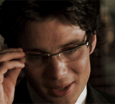 Jonathan Crane Gif, Cillian Murphy Scarecrow, Dr Jonathan Crane, Future Cities, Strange Weather, Jonathan Crane, Cillian Murphy Peaky Blinders, Gorgeous Guys, Husband Material