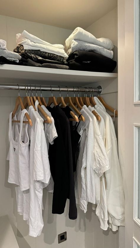 Black Clothes Aesthetic, Minimalist Closet Organization, Closet Organisation, Aesthetic Wardrobe, Clothing Closet, Tidy Room, Minimalist Closet, Wardrobe Organisation, White Wardrobe