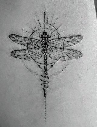 Dragonfly Moon Phases Tattoo, Dragonfly Tatoos, Meaningful Symbol Tattoos, Tattoo Perna, Moon Phases Tattoo, Dragonfly Tattoo Design, Flash Tattoo Designs, Mythology Tattoos, Dragonfly Tattoo