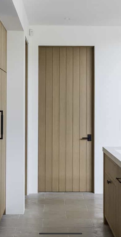 Scandinavian Exterior Doors, Plank Interior Door, Plank Door, Modern Interior Door, Oak Interior Doors, Doors Diy, Interior Door Styles, Doors Interior Modern, Cottage Interior