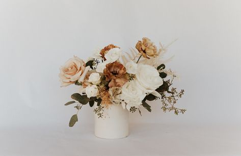 Spring Neutral Wedding Flowers, Toffee And White Wedding Flowers, Toffee Wedding Bouquet, Neutral Flower Table Arrangements, Fall White Wedding Bouquet, Flower Arrangements Neutral, Earth Tone Bridesmaid Bouquet, Muted Wedding Bouquet, Classic Fall Wedding Colors