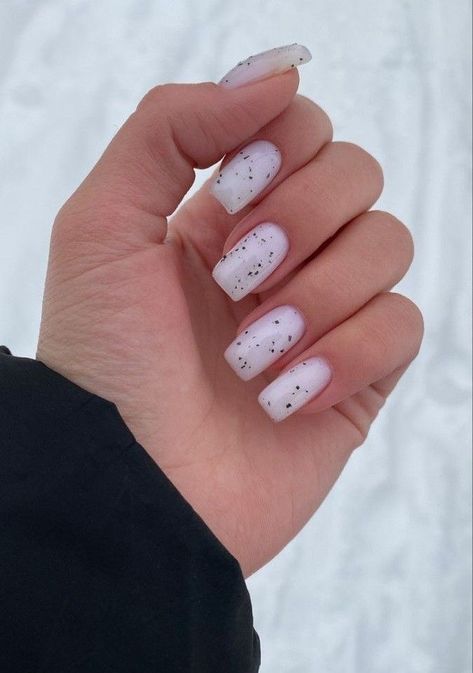 Beautiful White Nails, White Nails Gel, Nails Hard Gel, Gel Nails Shape, Nails Milky, Olive Nails, Pink Tip Nails, Hard Gel Nails, Milky Nails