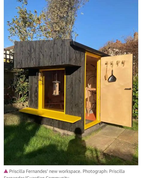 p r i s c i l l a on Instagram: “The shed is in the @guardian today! Link to the article is in my bio.” Shoffice Garden, Outdoor Studio Shed, Guest House Backyard, Outdoor Office Shed, Garden Shack, Shed Cladding, Small Garden Office, Small Garden Shed, Backyard Guest Houses