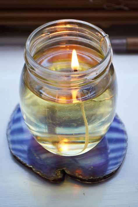 Olive Oil Candle Lamp Diy Olive Oil, Olive Oil Candle, Mason Jar Oil Candle, Oil Candles Diy, How To Make A Lantern, Oil Lamp Candle, Make A Lamp, Plant Based Recipes Easy, Oil Candle