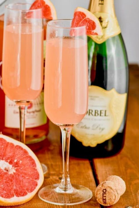 This Grapefruit Champagne Cocktail recipe is the perfect easy drink to celebrate with! This tops the list of the best pink champagne cocktails.  Made with champagne, vodka, and juice this is an easy cocktail that is amazing for summer or any time of year that you need a little bubbly! Grapefruit Champagne Cocktail, House Party Drinks, Porch Drinks, Alcoholic Recipes, Shake Drink, Rosé Sangria, Glace Fruit, Beautiful Drinks, Water Infusion