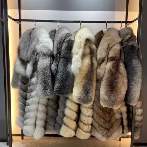 Drømme Liv, Real Fur Coat, Types Of Coats, Winter Outwear, Outwear Women, Fur Coats Women, Fox Fur Coat, Coat Women, Fur Fashion