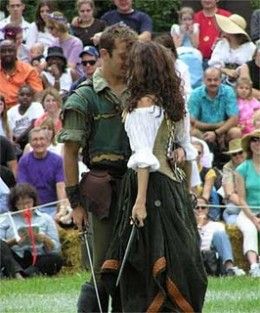 Robin Hood and Maid Marian at Renaissance Festival http://peachesandcream.hubpages.com/hub/robinhoodmaidmariancouplescostumes Robin Hood And Maid Marian, Ren Faire Outfits, Ren Faire Costume, Maid Marian, Fair Outfits, Ren Fest, Medieval Costume, Medieval Clothing, Fantasy Costumes