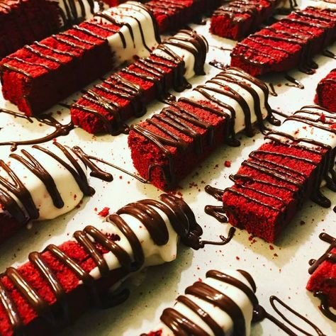 Red Velvet Biscuits, Red Velvet Box Cookies, Red Velvet Biscotti, Red Velvet Mini Loaves, Red Velvet Cake Box Cookies, Red Velvet Cookie With White Chocolate Chips, Italian Biscotti Recipe, Best Biscotti Recipe, Elegant Cookies