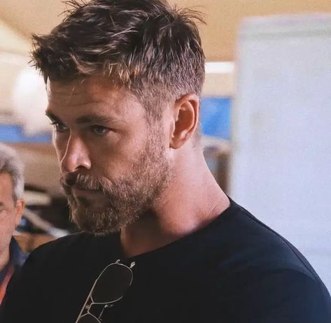 50+ Best Chris Hemsworth Haircuts New Looks Trending In 2023 Chris Hemsworth Haircut Hairstyles, Messy Ivy League Haircut, Chris Hemsworth Beard Style, Chris Hemsworth Hair Short, Cris Hemsworth Hairstyles, Men’s Thick Hair Styles, Mens Haircut For Long Face, Short Choppy Hair Men, Thor Short Hair