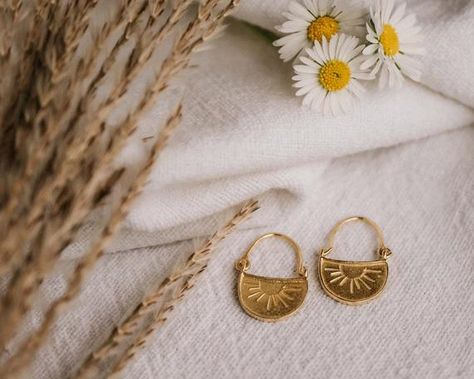 Eclectic Jewelry, Bali Jewelry, Vintage Inspired Earrings, Sun Earrings, Gold Moon Necklace, Island Jewelry, Vintage Christmas Gifts, 18k Gold Earrings, Gold Sun