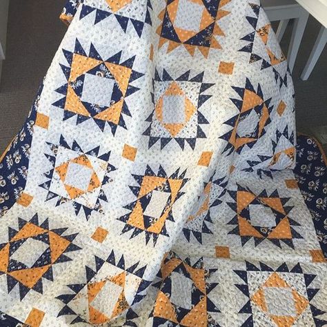 Blue Cheese Quilt Pattern Autumn Quilts, Blue And White Quilts, Fall Quilt Patterns, Indigo Quilt, Quilting Digest, Fall Quilt, Orange Quilt, Two Color Quilts, Homemade Quilts