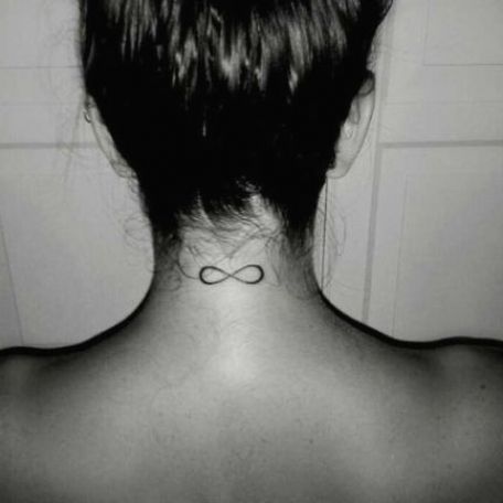 Tattoo On Back Of Neck, Small Infinity Tattoos, Best Neck Tattoos, Small Neck Tattoos, Girl Neck Tattoos, Tattoo On Back, Tattoos Infinity, Neck Tattoos Women, Back Of Neck Tattoo