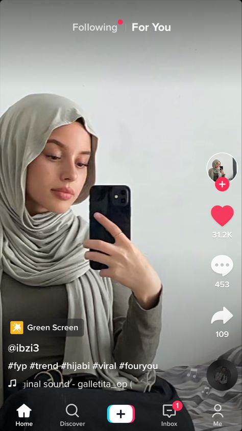 Jersey Hijab Styles Aesthetic, Jersey Hijab Style Tutorials, Hijab Styles Jersey, Jersey Hijab Tutorial, Jersey Hijab Style, Hoodie Hairstyles, Downtown Lifestyle, Hijabi Mode, Hijab Stile