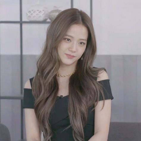 Ash Brown Highlights, Ash Brown Hair, Goddess Hairstyles, Brown Highlights, Dark Blonde, Jennie Lisa, Black Pink Kpop, Lalisa Manoban, Her Smile