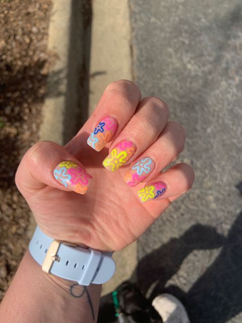 Summer nail design, floral nails, floral design, nail design 2022, trendy nails, trendy summer nails, trendy spring nails, sns nails, gelx nails, nail design Fun Summer Nails Acrylic, Nails Floral Design, Vaca Nails, Nails Sns, Summer Nail Art Ideas, Spongebob Nails, Summer Nails 2024, Nails Floral, Fun Summer Nails