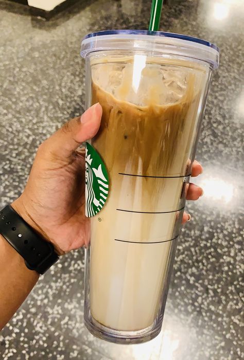 Strong Iced Coffee Starbucks, Strong Coffee Starbucks, Starbucks Coffee Glass Bottles, Starbucks Clear Cup, Ice Coffee Aesthetic Starbucks, Textiles Moodboard, Cups Starbucks, Iced Caramel Macchiato, Ice Caramel Macchiato