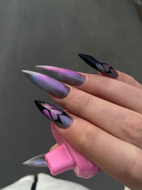 Alternative Nail Ideas, Alternative Nails Designs, Lilith Nails, Almomd Nails, Gel Chrome Nails, Flame Nail Art, Neon Acrylic Nails, Purple Nail Art, Sculpted Nails