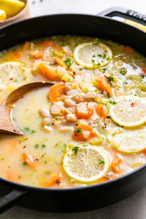 Easy White Bean Soup is the BEST with soothing lemon, herbs and veggies that's full of amazing flavor and ready in under 30 minutes! Vegan and GF recipe. Lemon Veggies, White Bean Soup Recipes, Plant Based Soups, Bean Soup Recipes, Vegan Soup Recipes, White Bean Soup, Vegan Soups, Vegetarian Meals, Vegan Soup