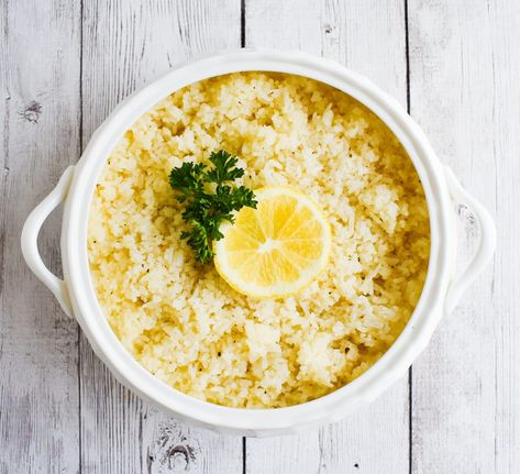 A light and flavorful recipe for Low-FODMAP Lemon Rice...the perfect side for any low-FODMAP meal that is gluten-free and vegan. Vanilla Rice Pudding, Low Fodmap Vegetables, Ibs Friendly Food, Fod Map, Lemon Rice Soup, Fodmap Recipes Dinner, Low Fodmap Chicken, Low Fodmap Recipes Dinner, Healthy Stomach