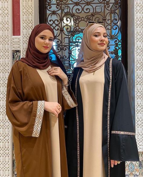 Hijabi Dubai, Simple Abaya, Mode Abayas, Long Floral Maxi Dress, Abaya Designs Latest, Dress Islamic, Abaya Hijab, Hijab Style Tutorial, Modern Hijab Fashion