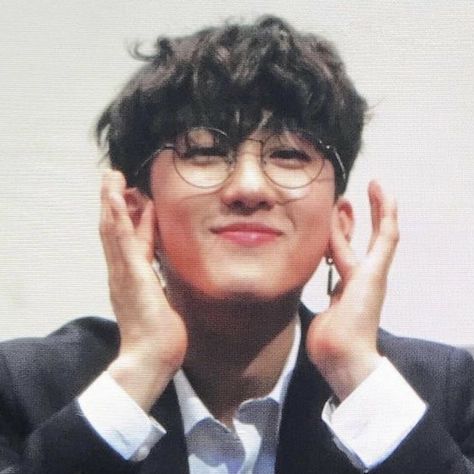 Changbin Undercut, Changbin Fluffy Hair, Curly Haired Changbin, Changbin Curly Hair, Cute Changbin Pics, Changbin Nose Scrunch, Changbin Smirk, Sleepy Changbin, Changbin Biddies