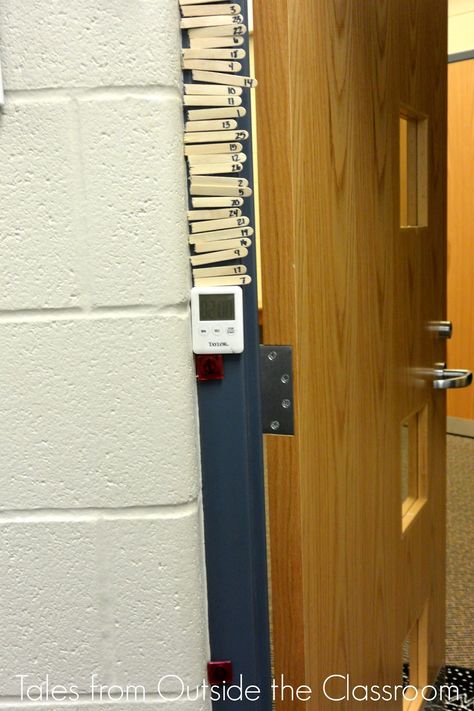 Use a timer, popsicle sticks, and magnets as an easy bathroom management system. Classroom Bathroom, Classroom Management Elementary, Classroom Management Plan, Classroom Tour, Class Organization, Teacher Boards, Class Management, Classroom Behavior, Organization Decor