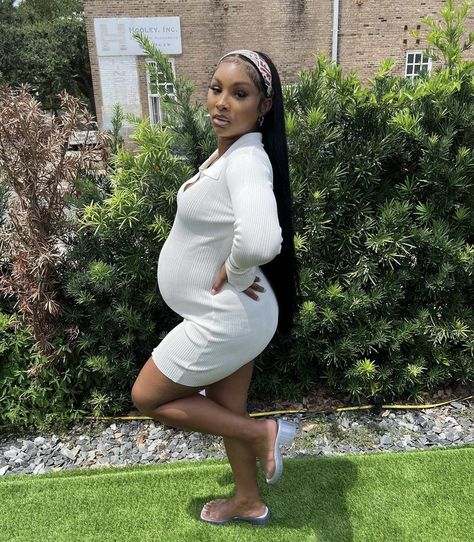 Znuie Instagram Pregnant, Pregnant Fall Outfits Black Women, Pregnant Birthday Outfit Black Women, Pregnant Black Women Outfits, Pregnant Outfits Black Women, Pregnancy Slay Black Women, Pretty Pregnant Outfits, Cute Pregnancy Outfits Black Women, Maternity Fashion Black Women