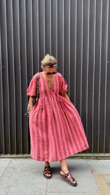 Charlotte Leaman ✨🐆🌝💫 on Instagram: "A summer dress perfect for whatever the British weather decides to do 🥹🌞  Beautiful fabric and beyond comfy!   Dress @_beyond_nine* Sandals @sezane* Bag @ganni   *ad/pr products   #fashion #beyondniners #casualfashion #dresses #outfit #style #ootd #femfeed" Beyond Nine, Sezane Bag, Colorful Wardrobe, Wardrobe Makeover, British Weather, Casual College Outfits, Easy Chic, Comfy Dress, Curated Closet