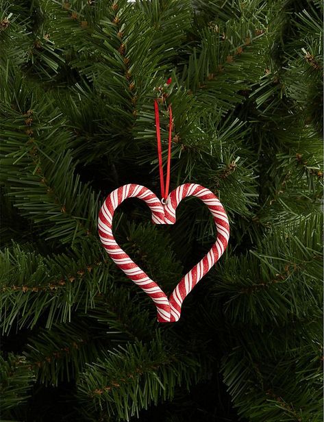 Seasonal Aesthetic, Heart Christmas Tree, Candy Cane Heart, Gisela Graham Christmas, Christmas Tree Trimming, February Holidays, Kid Christmas, Christmas Tree Wallpaper, Magic Christmas