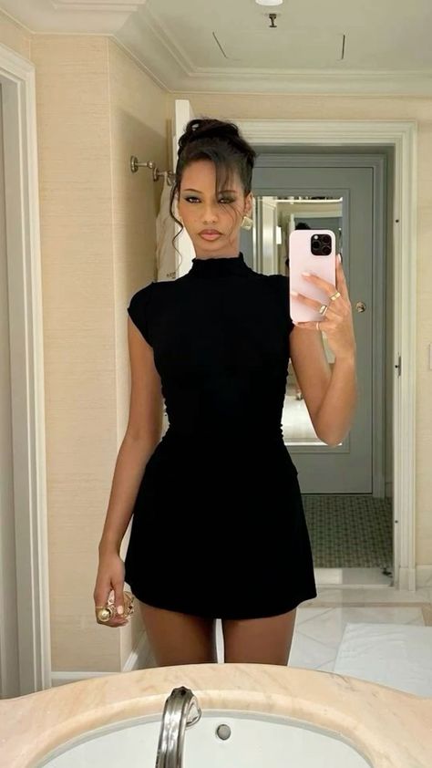 Chic Birthday Dinner Outfit, Fancy Black Outfit Classy, Sophisticated Party Outfit, Classy Going Out Dress, All Black Outfit Dressy Classy, Cream Dress With Black Tights, Vday Date Night Outfit, Fancy All Black Outfits Women, Black Dress Going Out Outfit