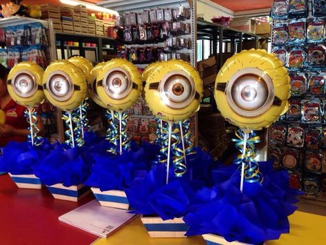 Minion Centerpieces Ideas, Minion Centerpieces, Minion Party Decorations, Minions Birthday Theme, Minion Baby, Minion Birthday Cake, Baby Birthday Party Theme, Minions Birthday, Minions Party