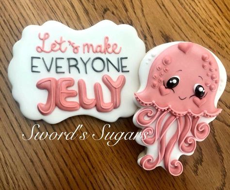 Jellyfish is sugarbelle football player Jellyfish Cookie, Piped Cookies, Sugarbelle Cookies, Royal Cookies, Painted Cookies, Valentines Day Sugar Cookies, Sweets Ideas, Beach Cookies, White Chocolate Recipes