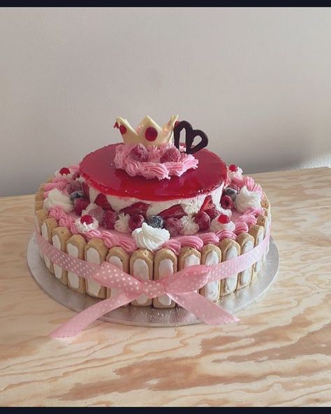 Mario Party Peach Birthday Cake, Princess Peach Cake, Princess Peach Party, Kawaii Dessert, Peach Party, Peach Cake, Mario Birthday Party, Super Mario Birthday, Mario Birthday