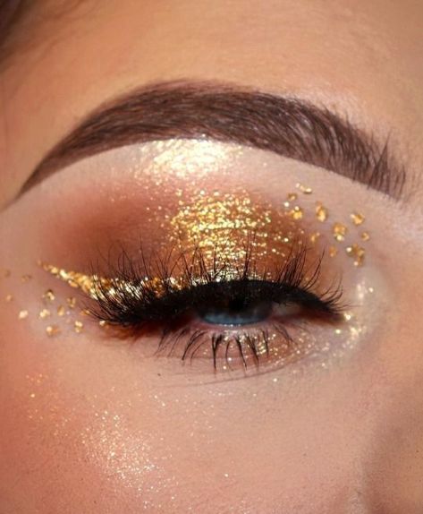 Eye Makeup Inspiration, Shine Makeup, Eyeshadow Makeup Tutorial, Taylor Swift Makeup, Disco Makeup, Full Makeup Tutorial, Gem Makeup, Golden Eye Makeup, Coachella Makeup