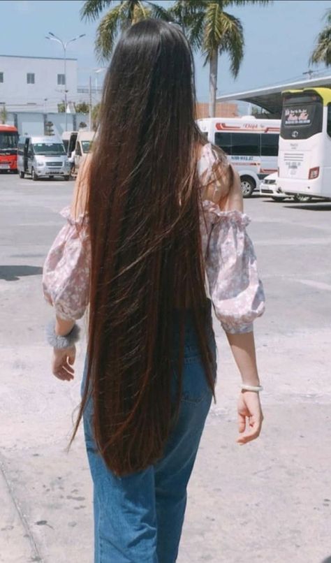 Huge Hair, Long Shiny Hair, Extremely Long Hair, Hair Inspiration Long, Long Healthy Hair, Long Silky Hair, Growth Hair, Long Hair Pictures, Really Long Hair