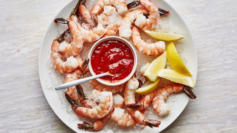 Shrimp cocktail is all about the shrimp: big, fat, perfectly cooked gorgeous shrimp. Here’s how to make it at home with a simple poaching method and easy sauce. Best Shrimp Cocktail Recipe, Best Shrimp Cocktail, Shrimp Cocktail Recipe, Cocktail Shrimp Recipes, Best Shrimp Recipes, Lemon Shrimp, New Years Eve Food, Superbowl Appetizers, Cocktail Sauce