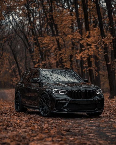 BMW X5M COMPETITION Bmw X1 Black, Бмв X7, Aesthetic Car Accessories, Kia Ev6, 3rd Row Suv, Tokyo Drift Cars, Hd Photography, Bmw Black, Image Moto