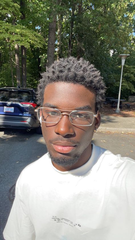 Small Afro Men, Nerdy Black Men, Low Cut Black Men, Black Men Natural Hairstyles, Black Guy With Glasses, Black Men Glasses, Waves Black Men, Black Man Selfie, Nerdy Black Guy