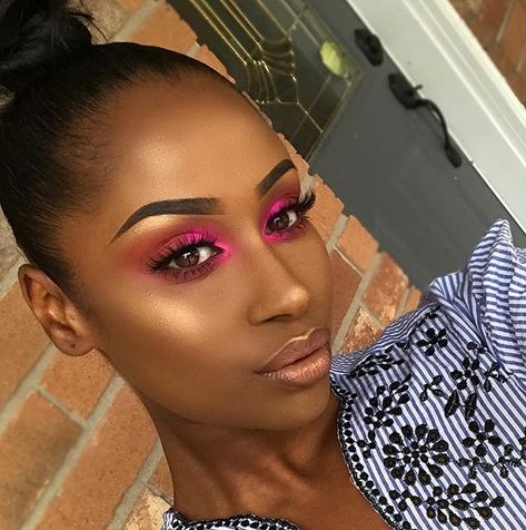 Mariam Nuux (@nova.rella) • Instagram photos and videos Hot Pink Eyeshadow Looks Black Women, Hot Pink Makeup Looks Black Women, Hot Pink Eyeshadow Looks, Hot Pink Eye Makeup, Cosmetic Photoshoot, Pink Eyeshadow Looks, Peacock Shoes, Woc Makeup, Funky Makeup