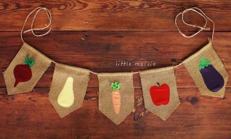 Apple Banner, Farmers Market Birthday Party, Farmers Market Party, Farmers Market Stand, Vegetables Photography, Colored Burlap, Poses Family, Burlap Flag, Birthday Party Photography