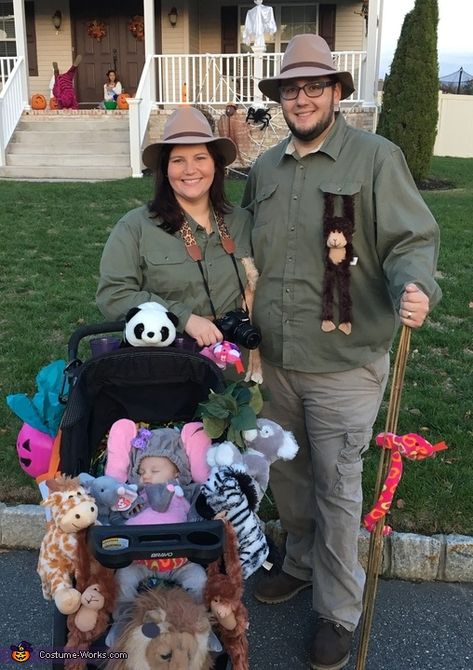 Amanda: Mom Dad and Baby safari themed Halloween costume. This is Charlottes first Halloween at 2 months old! We decorated her stroller with all her favorite animal friends and dressed her... Safari Family Costume, Stroller Halloween Costumes, Baby Elephant Costume, Stroller Costume, Costumes Homemade, Zombie Costumes, Painting Tattoos, Mom Dad And Baby, Themed Costumes