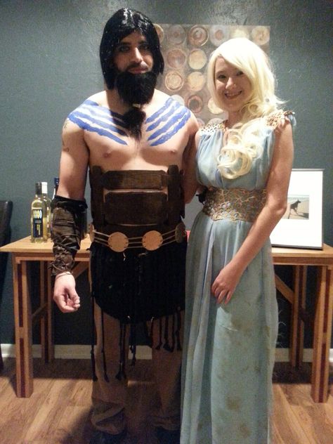 Handmade Khaleesi and Khal Drogo costumes from Halloween. Got Halloween Costumes, Game Of Thrones Halloween Costumes, Melisandre Costume, Khaleesi Costume, Jon Snow Costume, Daenerys Costume, Game Of Thrones Halloween, Daenerys Targaryen Costume, Got Costumes