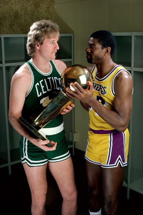 #nba #80s #celtics #lakers #showtime #sports #basketball #larrybird #magicjohnson Bird Magic, Basket Nba, Lakers Basketball, Nba Championships, Nba Legends, Nba Stars, Sports Hero, Basketball Legends, Boston Sports