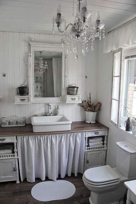 Bagno Shabby Chic 24 Shabby Chic Bathroom Decor Ideas, Baños Shabby Chic, Shabby Chic Decorating, Chic Bathroom Decor, Chic Bathroom, Shabby Chic Living, Shabby Chic Room, Shabby Chic Living Room, Shabby Chic Dresser