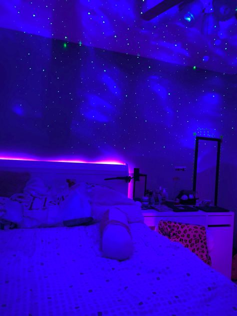 Tik tok room insprired vibe with led loght and projector Neon Room Aesthetic, Tik Tok Room, Vibe Rooms, Aesthetic Bedroom Ideas, Neon Room, Aesthetic Bedroom, Room Aesthetic, Projector, Bedroom Ideas