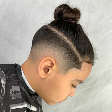 Boy Bun Hairstyles, Boy Ponytail Hairstyles, Boy Ponytail, Toddler Boy Long Hair, Boys Ponytail, Ponytail Haircut, Boys Curly Haircuts, Man Ponytail, Kids Hairstyles Boys