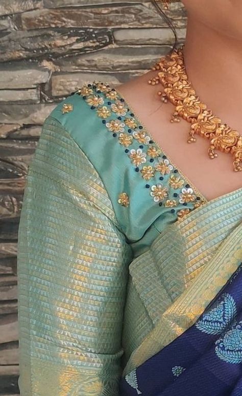 Small Mirror Work Blouse Design Simple, Blouse Design Simple, Blouse Handwork, Magam Work, Work Blouse Designs, Mirror Work Blouse Design, Blouse Designs High Neck, Mirror Work Blouse, Best Blouse Designs